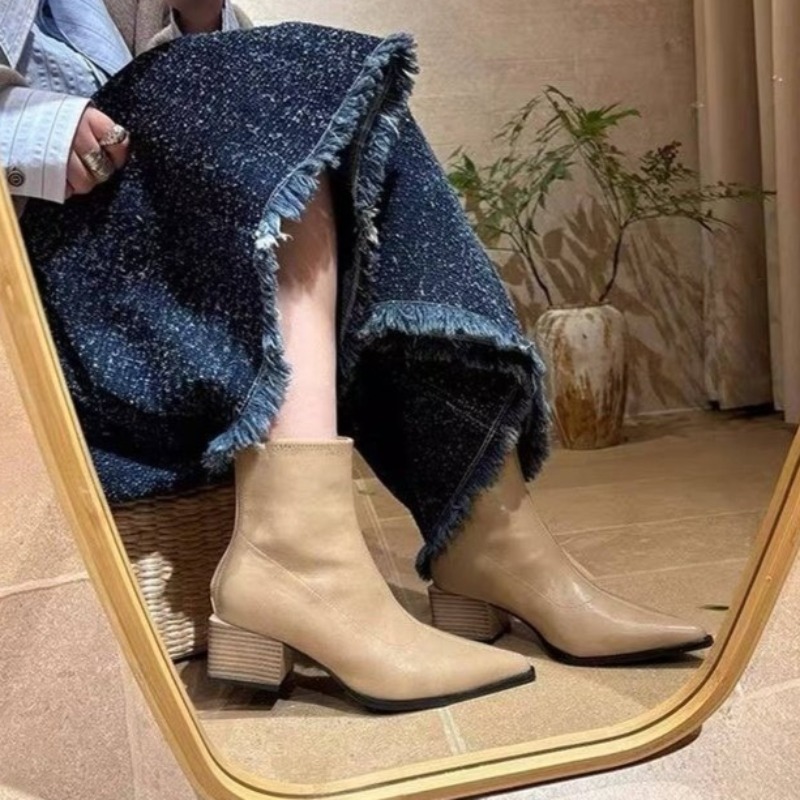 Street Fashion Winter 2026 - أحذية نسائية بتصميم عصري لعام 2026،