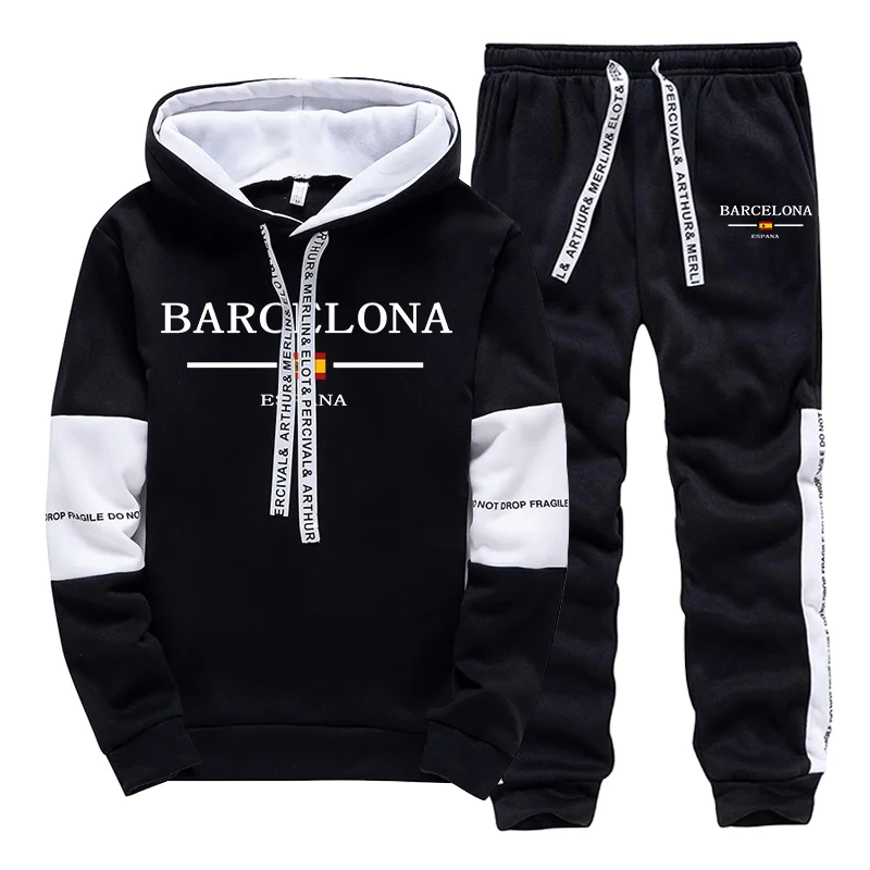 طقم رياضي رجالي من برشلونة للخ - مراجعة Street Fashion Barcelona وسعره